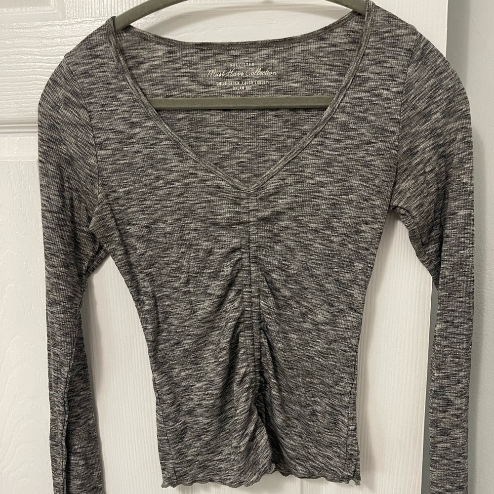 Hollister top